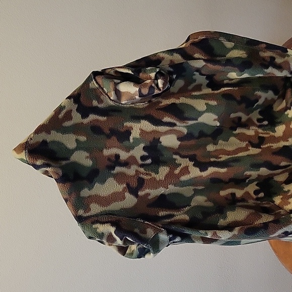 "ON TV" SNUGGIE GREEN CAMO KIDS SNUGGIE, "SNUGGIE FOR KIDS AS "SEEN ON TV FAME" - Picture 6 of 8